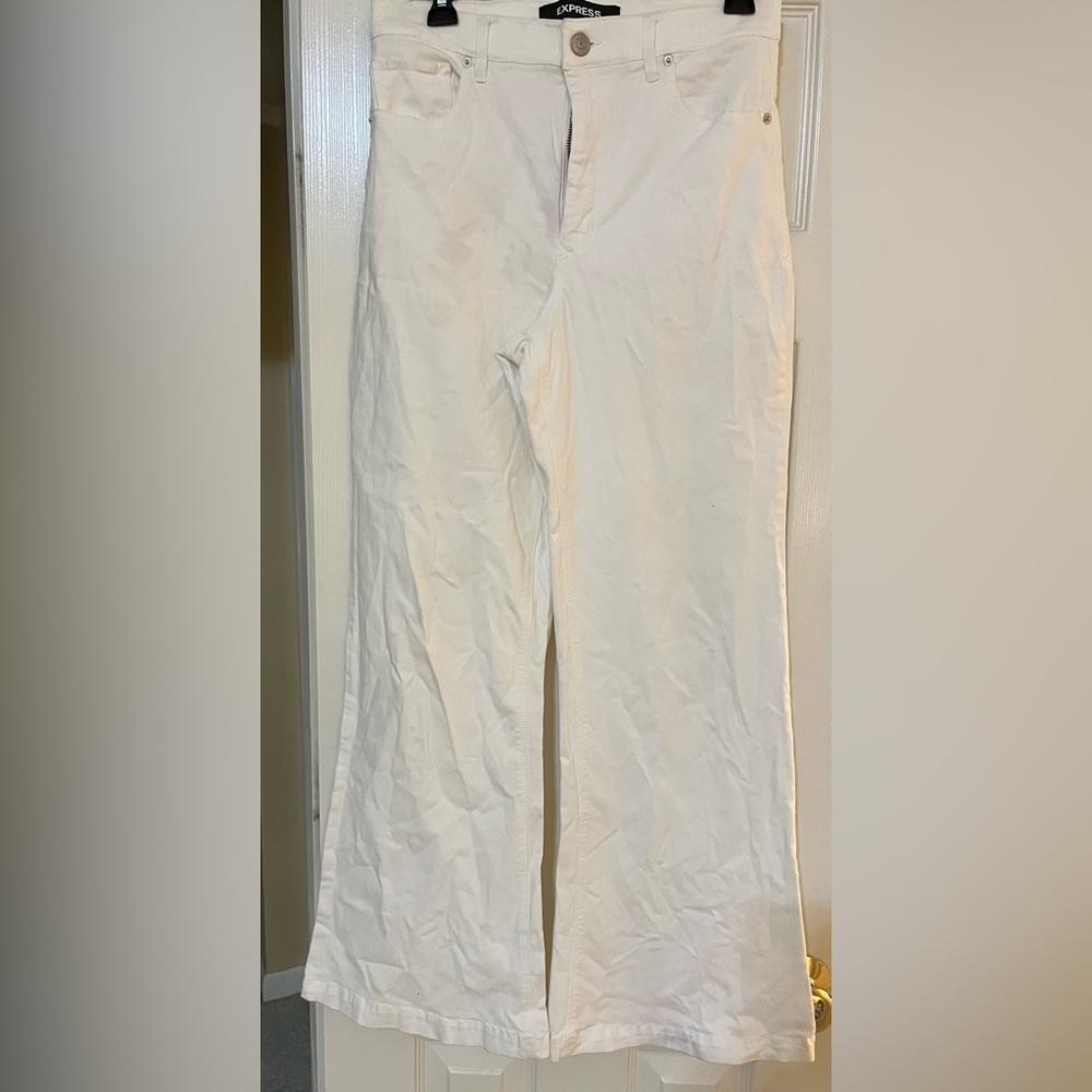 Express soft white wide leg denim !